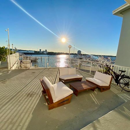 Luxurious Remodeled Direct Waterfront Apartment With Miami Skyline View And Outdoor Terrace Free Parking 5Min Drive To Маямі-Біч Екстер'єр фото