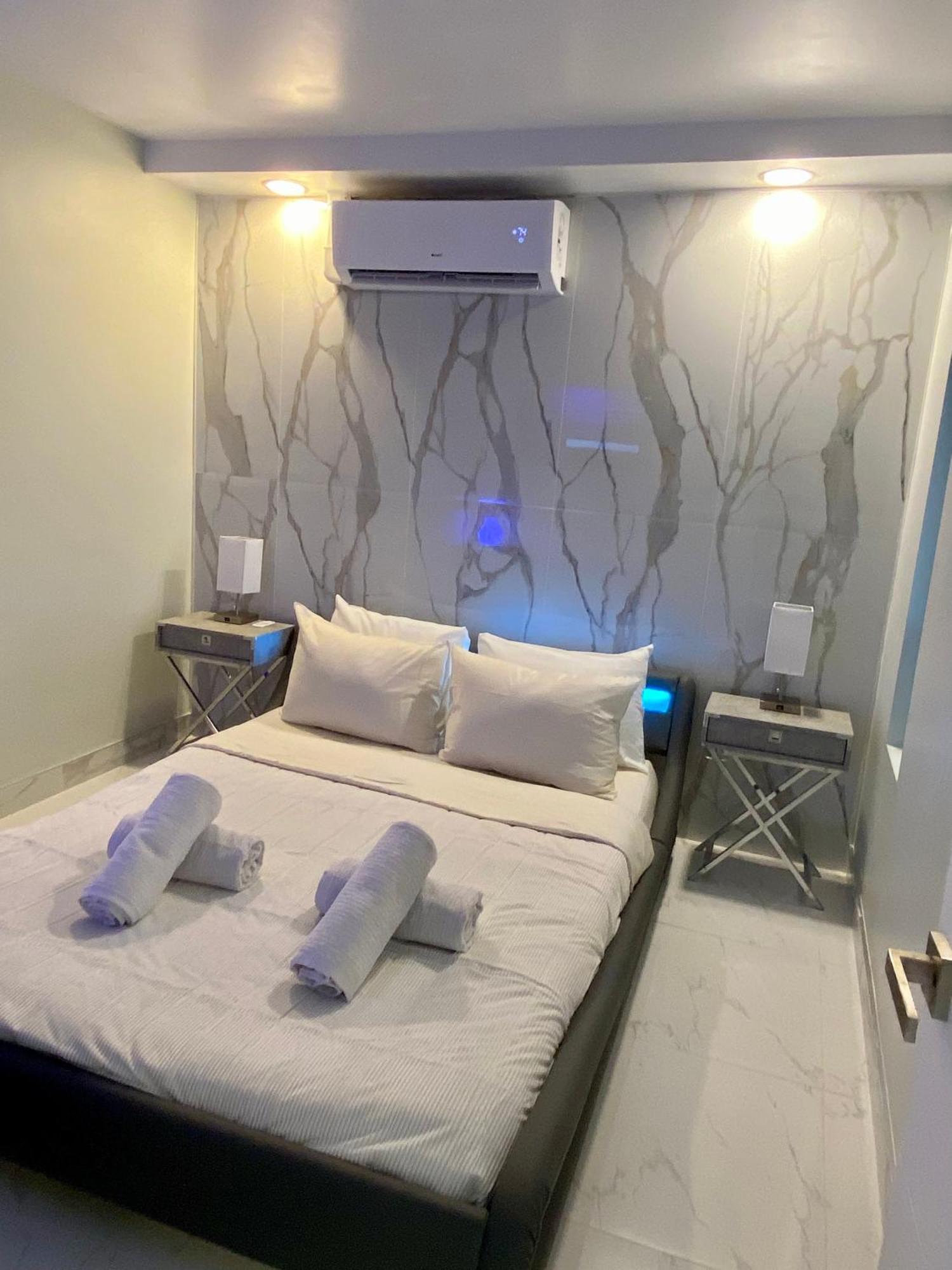 Luxurious Remodeled Direct Waterfront Apartment With Miami Skyline View And Outdoor Terrace Free Parking 5Min Drive To Маямі-Біч Екстер'єр фото