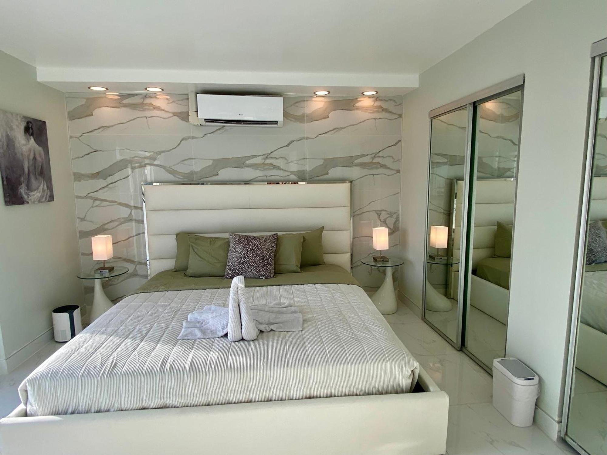 Luxurious Remodeled Direct Waterfront Apartment With Miami Skyline View And Outdoor Terrace Free Parking 5Min Drive To Маямі-Біч Екстер'єр фото