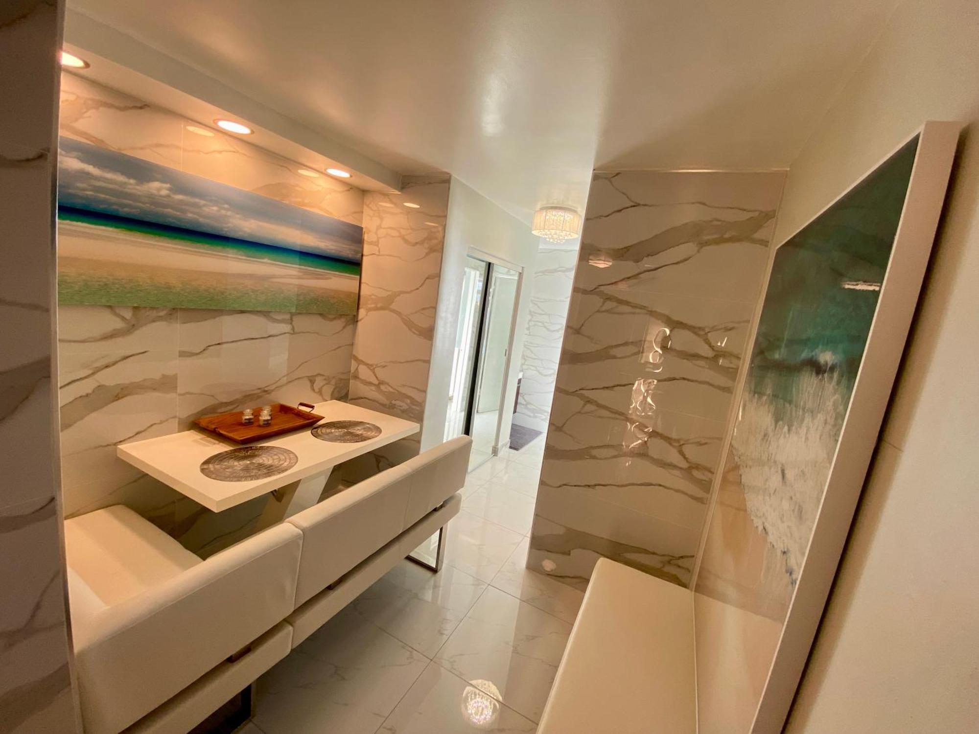 Luxurious Remodeled Direct Waterfront Apartment With Miami Skyline View And Outdoor Terrace Free Parking 5Min Drive To Маямі-Біч Екстер'єр фото