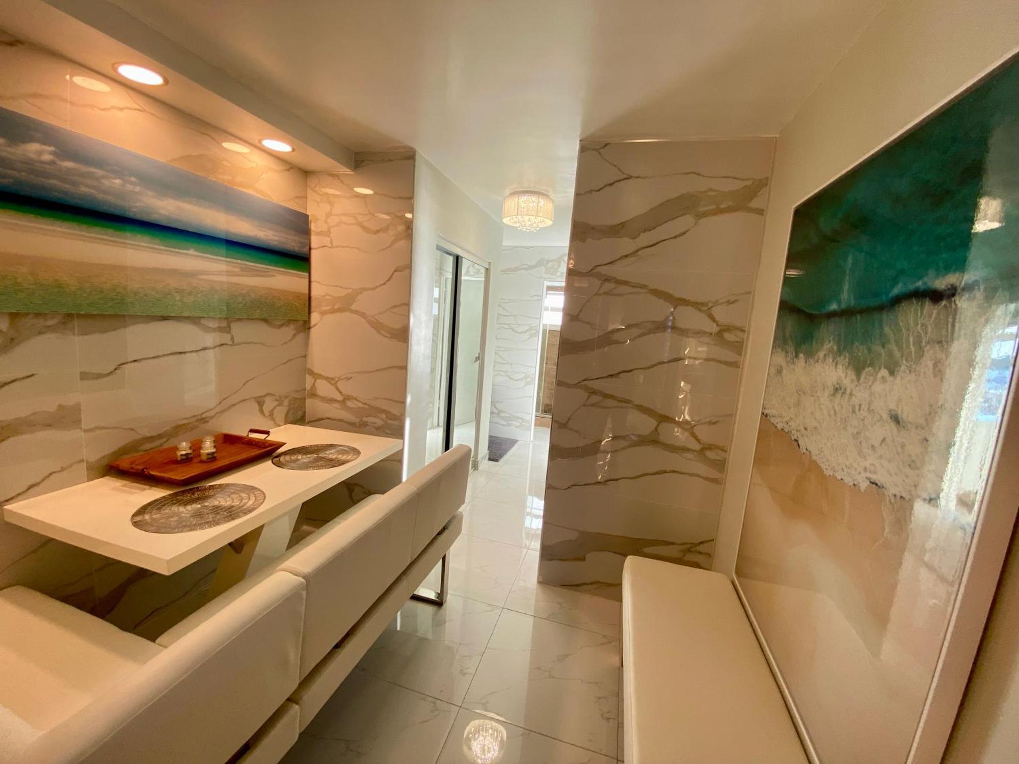 Luxurious Remodeled Direct Waterfront Apartment With Miami Skyline View And Outdoor Terrace Free Parking 5Min Drive To Маямі-Біч Екстер'єр фото