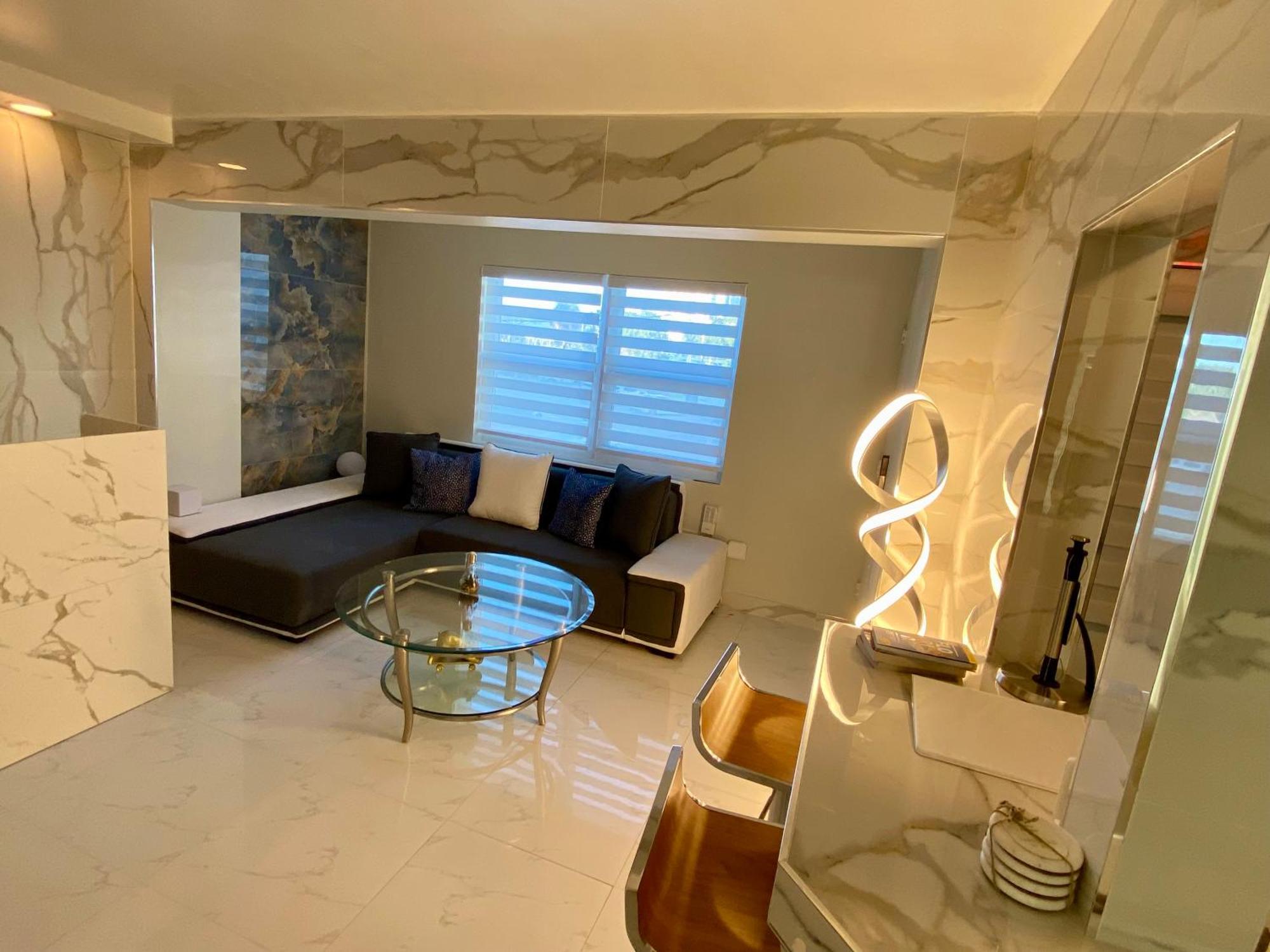 Luxurious Remodeled Direct Waterfront Apartment With Miami Skyline View And Outdoor Terrace Free Parking 5Min Drive To Маямі-Біч Екстер'єр фото