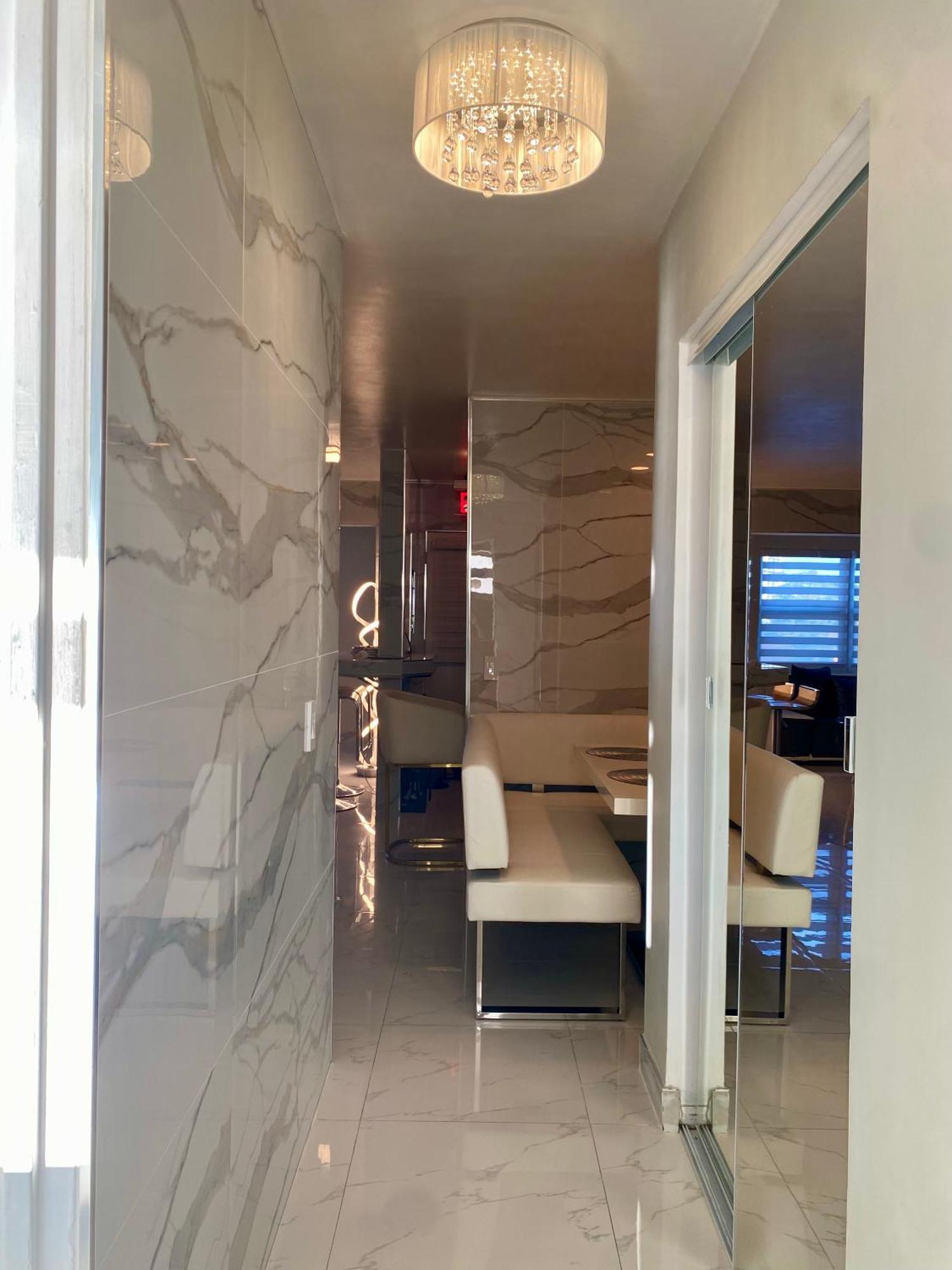 Luxurious Remodeled Direct Waterfront Apartment With Miami Skyline View And Outdoor Terrace Free Parking 5Min Drive To Маямі-Біч Екстер'єр фото