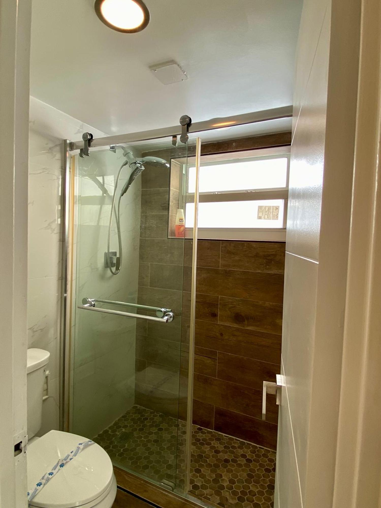 Luxurious Remodeled Direct Waterfront Apartment With Miami Skyline View And Outdoor Terrace Free Parking 5Min Drive To Маямі-Біч Екстер'єр фото
