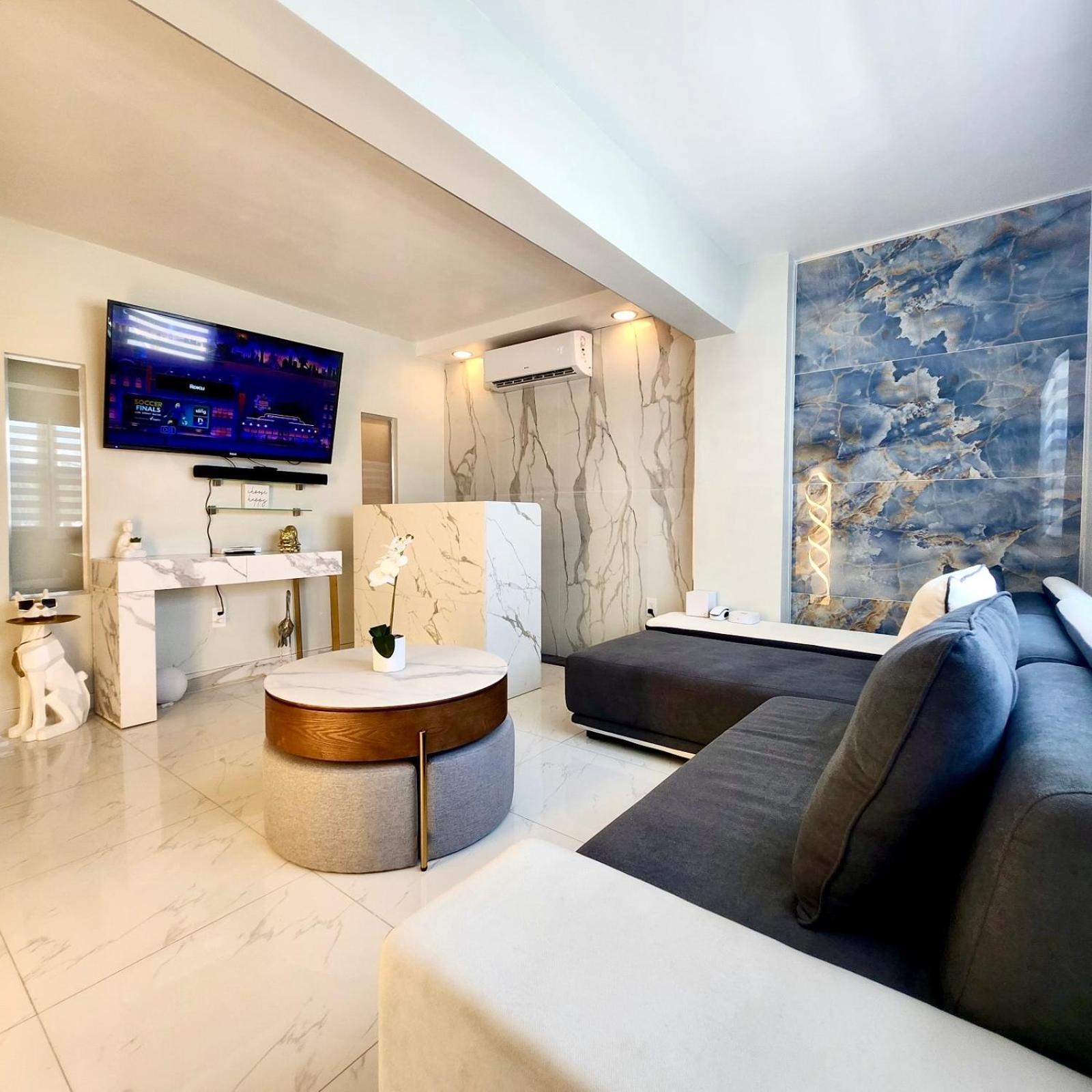 Luxurious Remodeled Direct Waterfront Apartment With Miami Skyline View And Outdoor Terrace Free Parking 5Min Drive To Маямі-Біч Екстер'єр фото